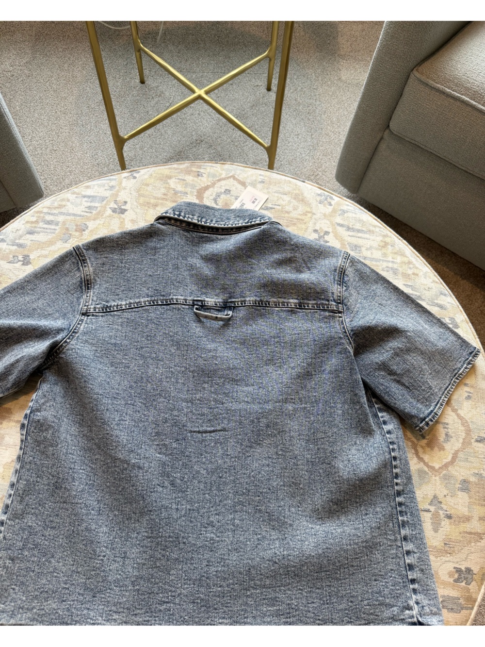 Evereve Rachel Denim Short Sleeve Shirt Size Small NWT - Picture 3 of 4